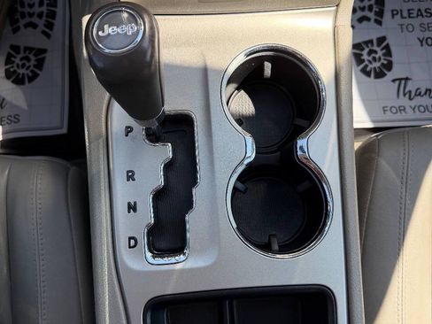 Used 2012 Jeep Grand Cherokee Laredo AWD/4WD image 26