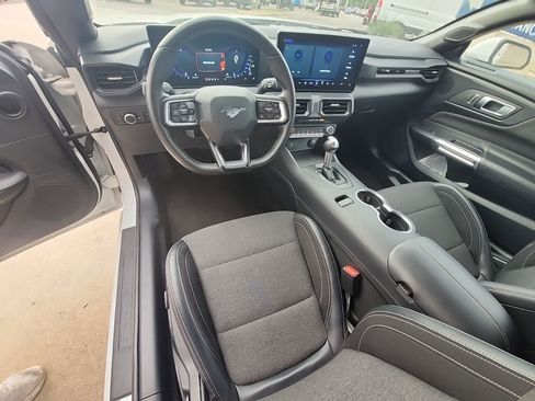 Used 2024 Ford Mustang Coupe RWD image 9