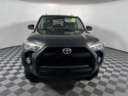Used 2015 Toyota 4Runner SR5 AWD/4WD image 2
