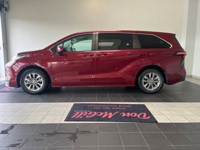 Used 2021 Toyota Sienna LE