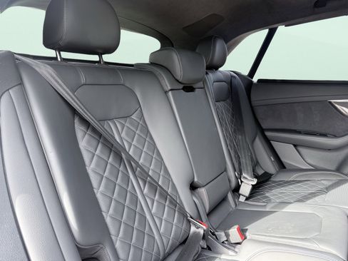 Used 2023 Audi SQ8 Prestige image 23