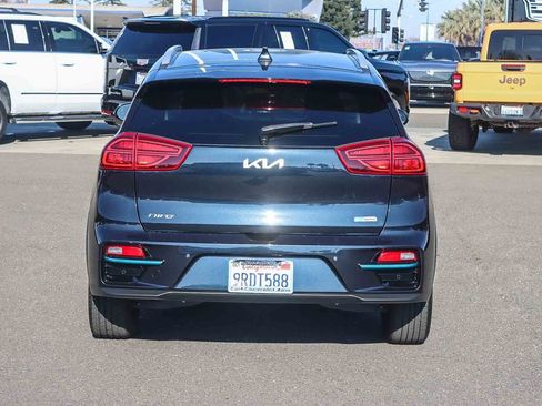 Used 2022 Kia Niro EX Premium image 3