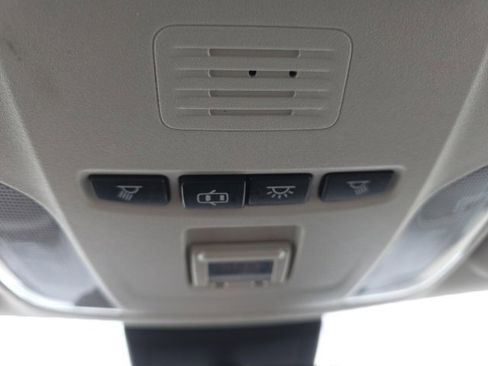 Used 2020 Toyota Corolla LE image 19