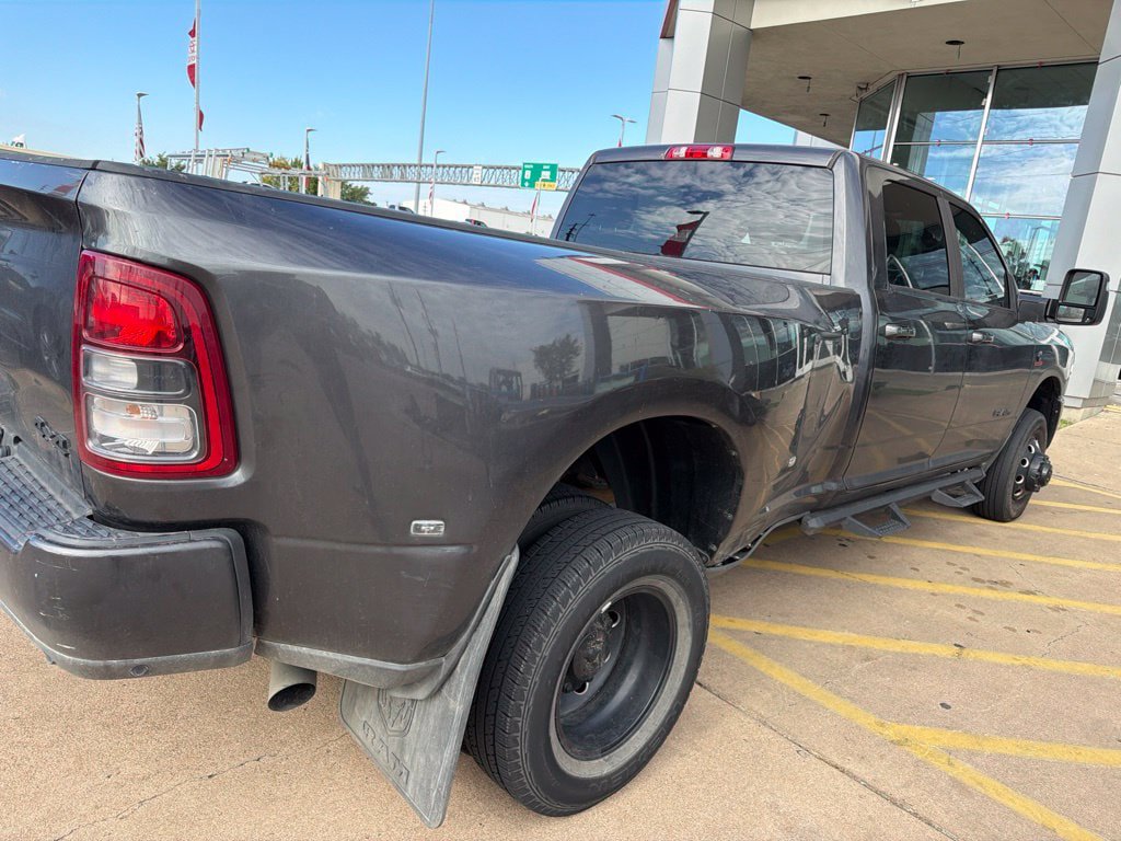Used 2024 RAM 3500 Big Horn w/ Night Edition AWD/4WD image 5