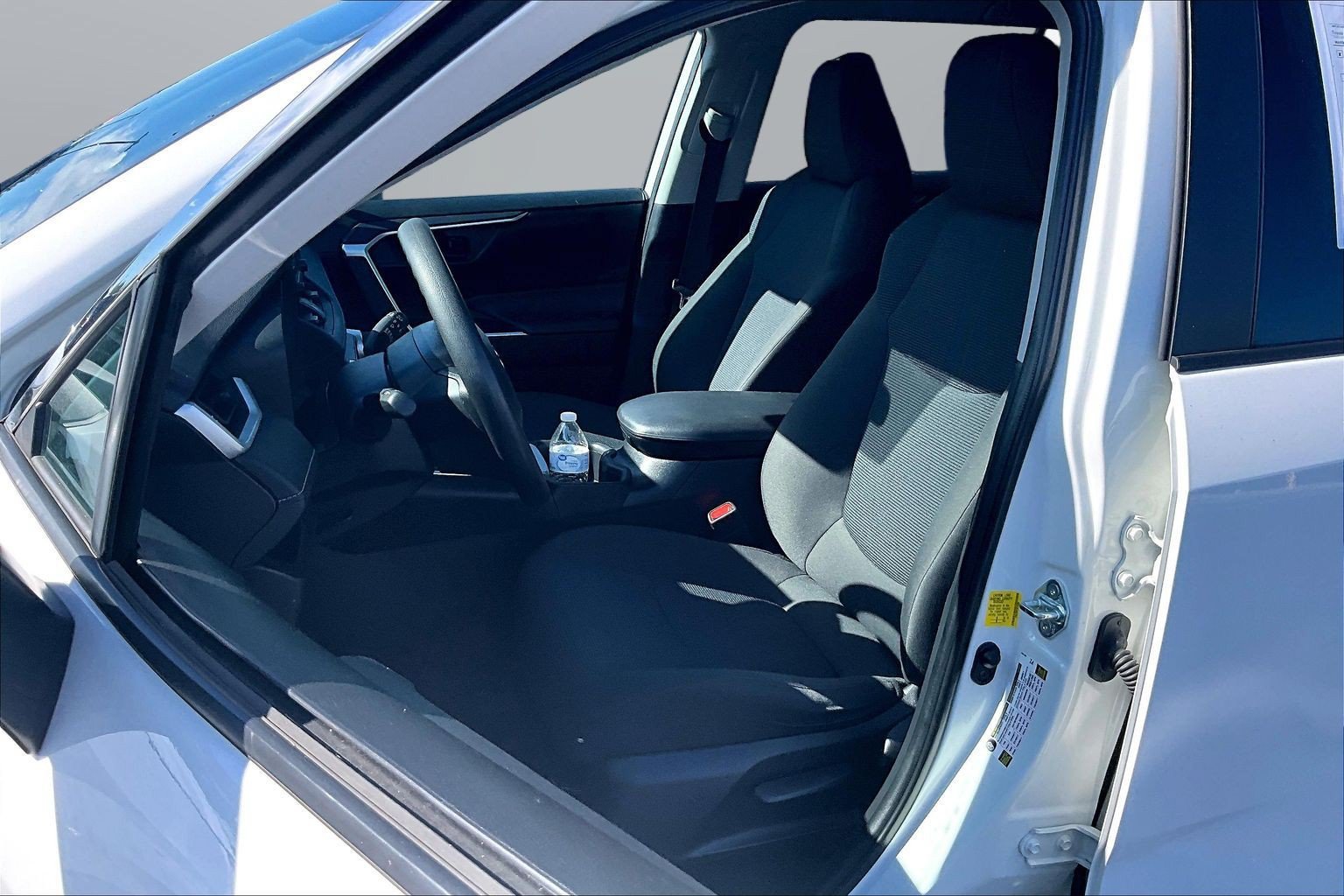 Used 2022 Toyota RAV4 LE w/ Carpet Mat Package (TMS) FWD image 16