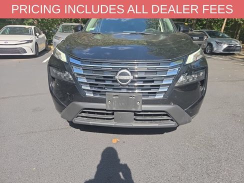 Used 2024 Nissan Rogue SV AWD/4WD image 2