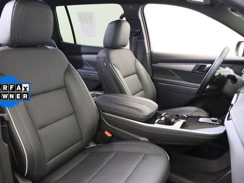 Certified 2025 Buick Enclave Preferred FWD image 18