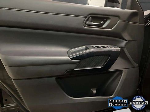 Used 2024 Nissan Pathfinder S image 30