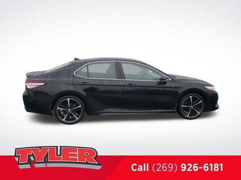Used 2020 Toyota Camry XSE image 9
