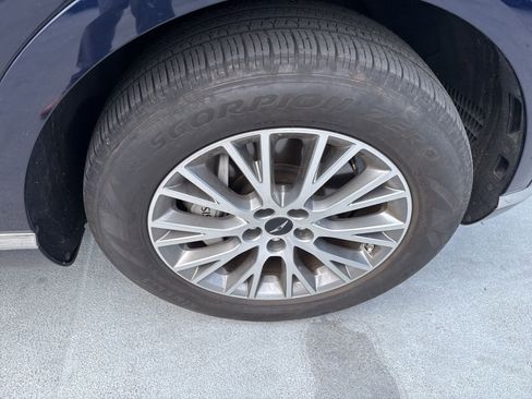 Used 2025 Genesis GV80 2.5T Standard AWD/4WD image 3