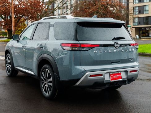 New 2025 Nissan Pathfinder Platinum image 4