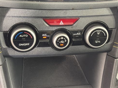 Used 2021 Subaru Crosstrek 2.5i Sport w/ Moonroof Package AWD/4WD image 22