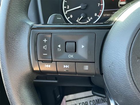 Used 2023 Nissan Rogue SV image 32