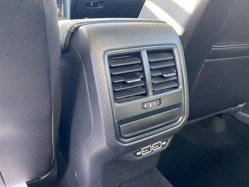 Used 2022 Volkswagen Passat 2.0T image 19