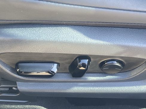Used 2023 Lexus ES 350 w/ Accessory Package (Z1) image 19