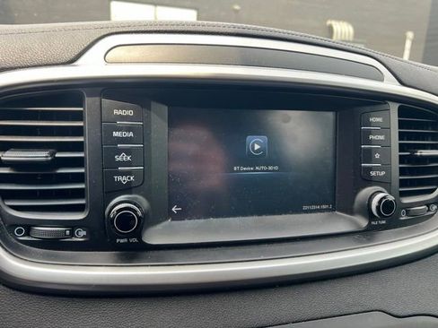 Used 2019 Kia Sorento S AWD/4WD image 8
