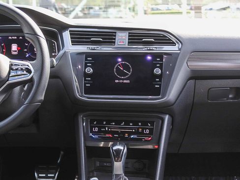 Used 2022 Volkswagen Tiguan SEL R-Line image 13