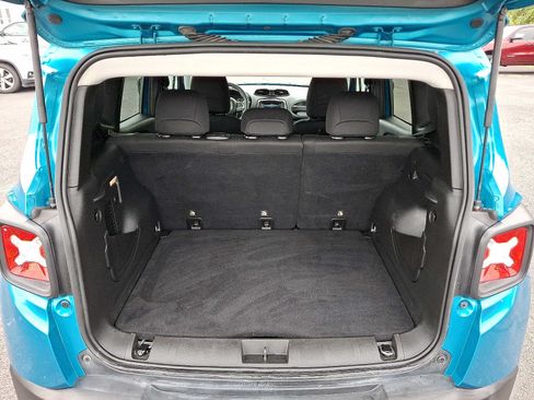 Used 2020 Jeep Renegade Latitude AWD/4WD image 28