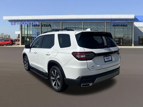 Certified 2024 Honda Pilot Elite image 5