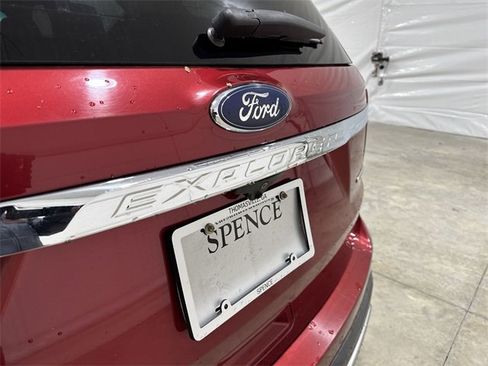 Used 2016 Ford Explorer XLT w/ Equipment Group 202A image 31