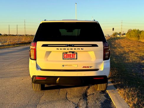 Used 2024 Chevrolet Suburban RST image 7
