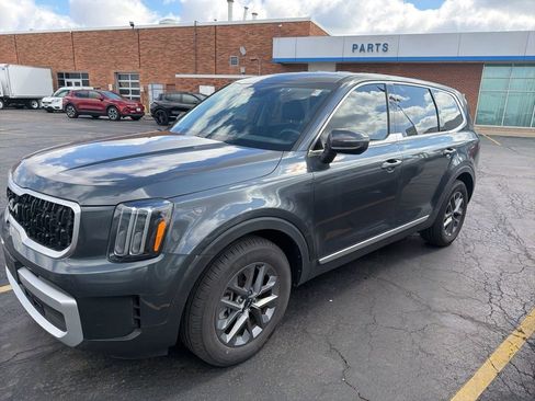 Used 2024 Kia Telluride LX image 4