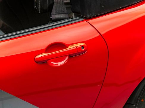 Used 2006 MAZDA MX-5 Miata Sport w/ Suspension Pkg image 17