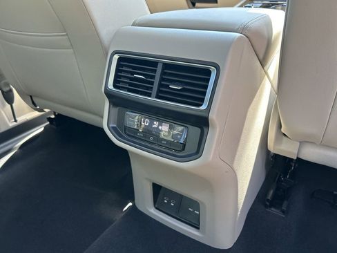 New 2026 Volkswagen Atlas SE FWD image 44
