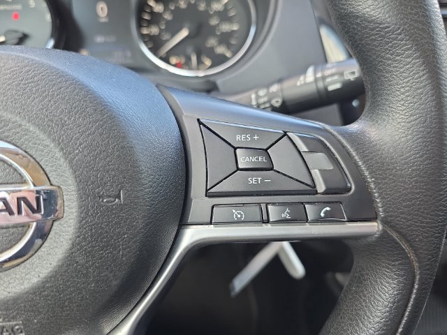 Used 2020 Nissan Rogue S FWD image 17