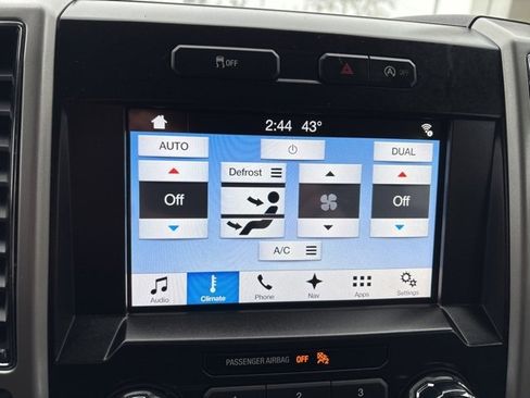 Certified 2018 Ford F150 Lariat image 25