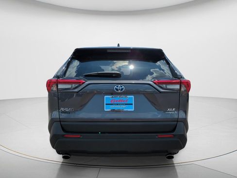Used 2024 Toyota RAV4 XLE AWD/4WD image 6