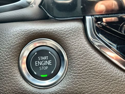 New 2026 GMC Canyon Denali w/ LPO, Denali Black Edition image 18