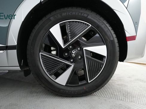 Used 2025 Hyundai Ioniq 5 Limited image 19