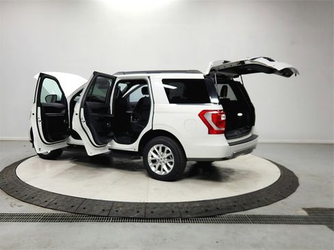 Used 2020 Ford Expedition XLT image 13