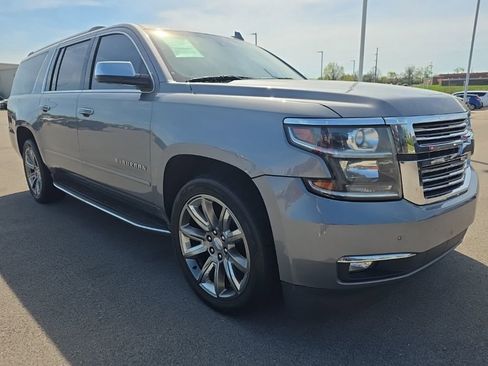 Used 2018 Chevrolet Suburban Premier AWD/4WD image 3