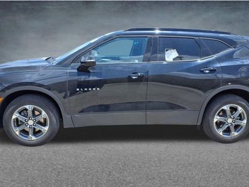 Used 2024 Chevrolet Blazer LT w/ LPO, Floor Liner Package FWD image 2