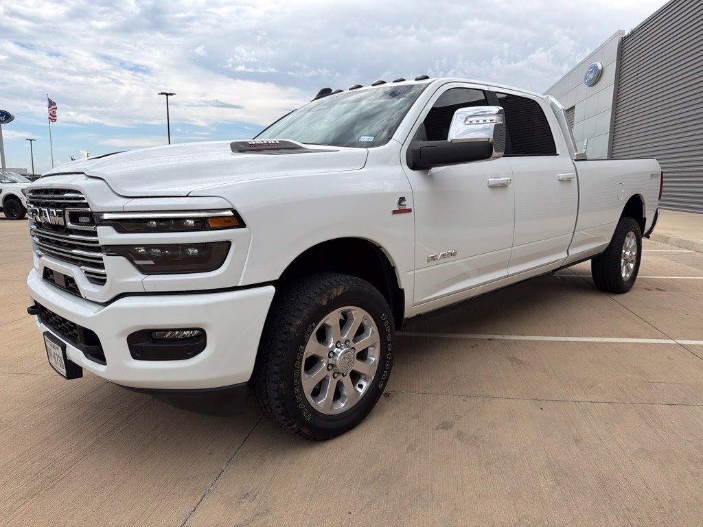 Used 2025 RAM 3500 Laramie AWD/4WD image 6