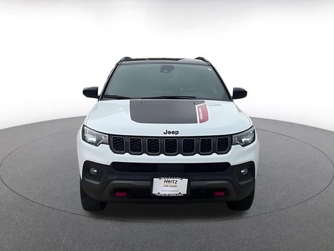 Used 2025 Jeep Compass Trailhawk AWD/4WD image 4