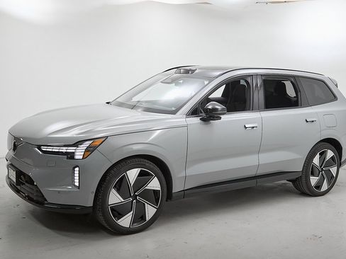 Certified 2025 Volvo EX90 Ultra image 6