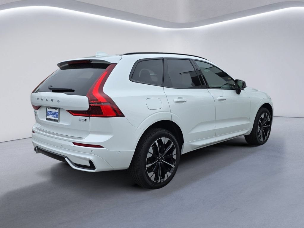 New 2026 Volvo XC60 B5 Plus w/ Protection Package Premier AWD/4WD image 4
