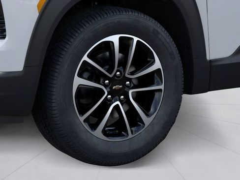 New 2026 Chevrolet TrailBlazer LT w/ LT Cold Weather Package FWD image 9