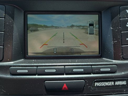 Used 2018 Ford Explorer XLT FWD image 15
