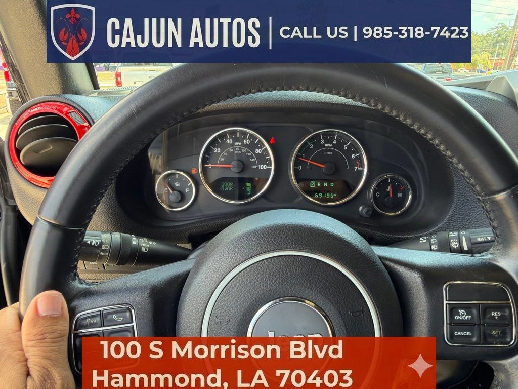 Used 2018 Jeep Wrangler Unlimited Rubicon w/ Connectivity Group AWD/4WD image 33