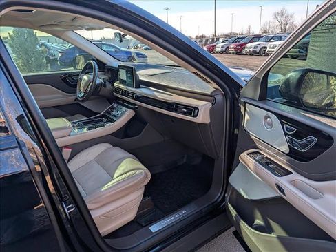 Used 2023 Lincoln Aviator Reserve w/ Equipment Group 201A image 13