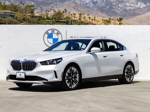 Used 2026 BMW 530i w/ Premium Package RWD image 1