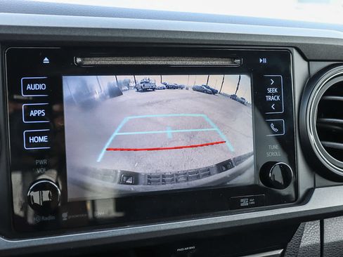 Used 2018 Toyota Tacoma TRD Sport w/ Technology Package image 30