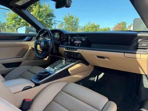 Certified 2021 Porsche 911 Carrera S RWD image 28