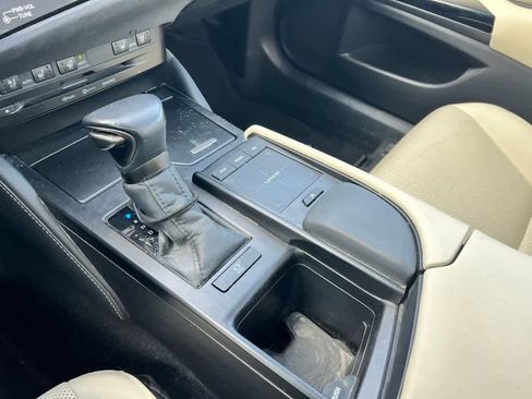 Used 2022 Lexus ES 350 w/ Premium Package image 22