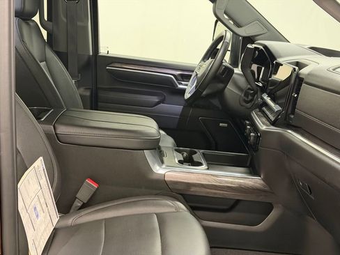 Certified 2024 Chevrolet Silverado 2500 LTZ w/ LTZ Premium Package image 27