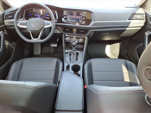 Used 2024 Volkswagen Jetta SE w/ Panoramic Sunroof Package image 23